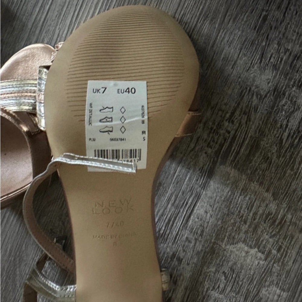 Sandals - Picture 5 of 8